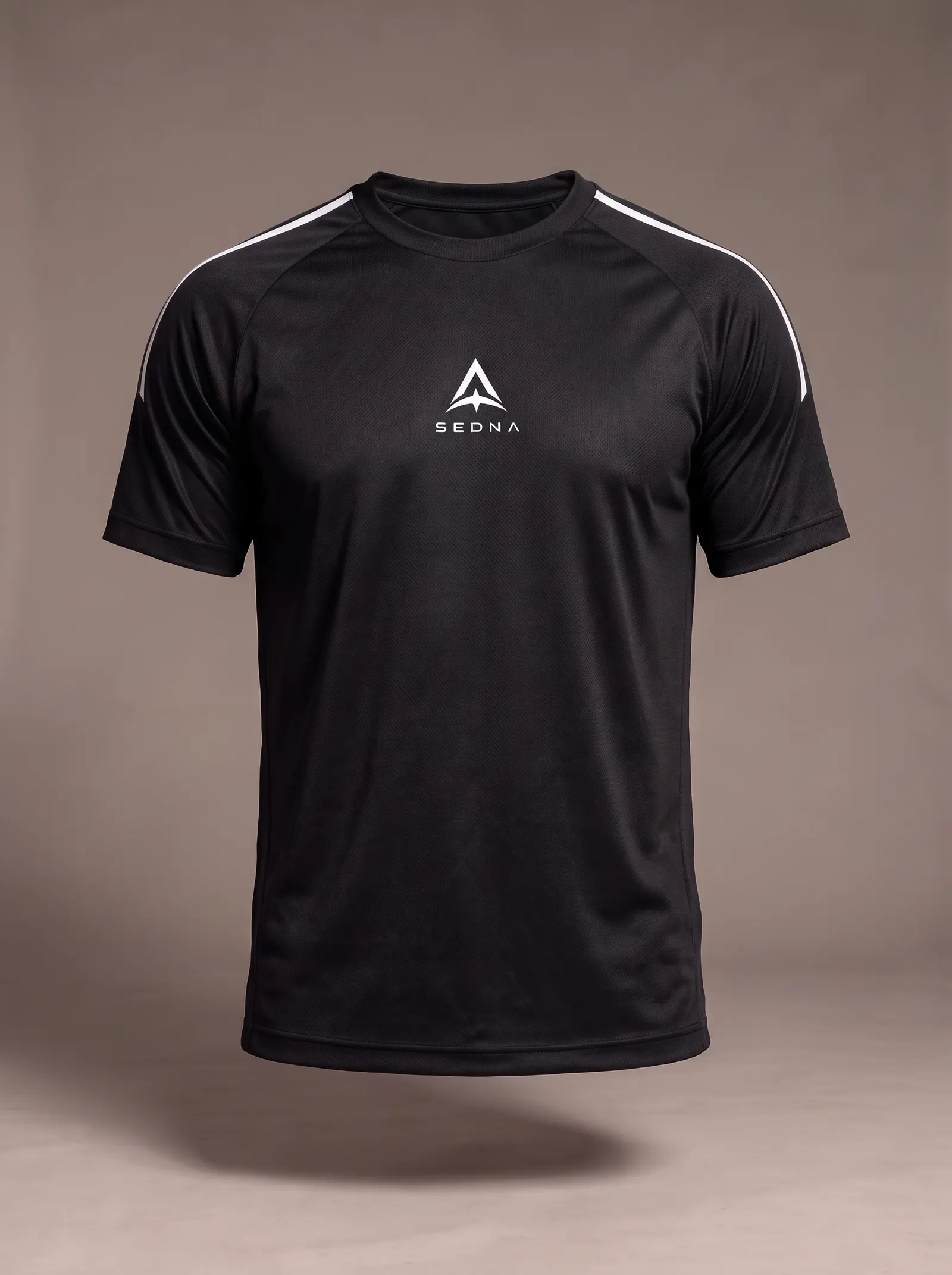 Remera SEDNA negro, de frente